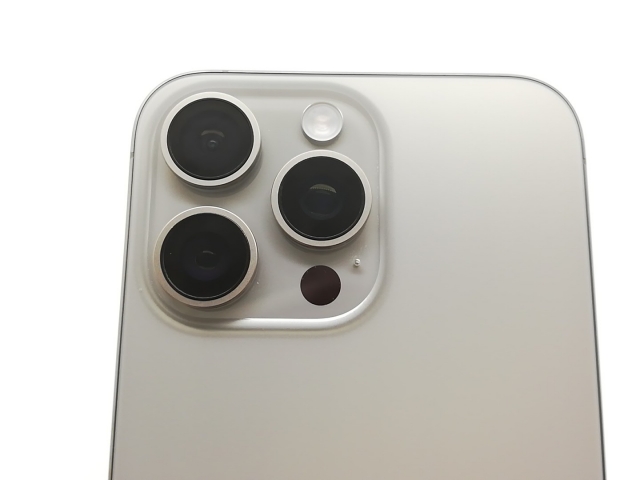 【中古】Apple 国内版 【SIMフリー】 iPhone 15 Pro Max 256GB ナチュラルチタニウム MU6R3J/A【横浜】保証期間１ヶ月【ランクA】