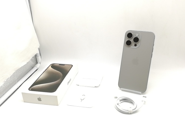 【中古】Apple 国内版 【SIMフリー】 iPhone 15 Pro Max 256GB ナチュラルチタニウム MU6R3J/A【横浜】保証期間１ヶ月【ランクA】