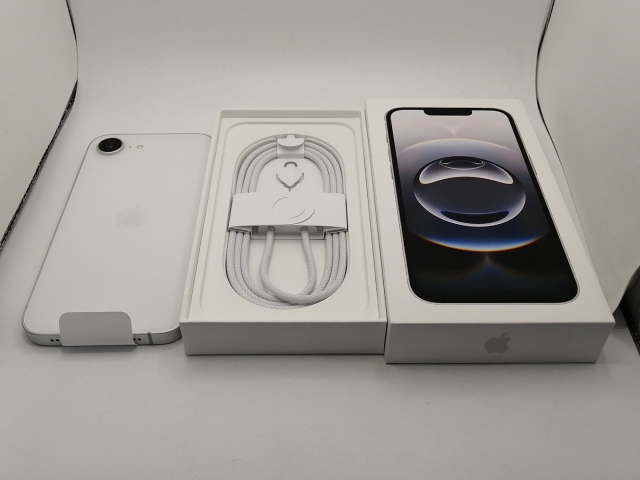 【未使用】Apple UQmobile 【SIMフリー】 iPhone 16e 128GB ホワイト MD1R4J/A【川崎駅前】保証期間３ヶ月_3