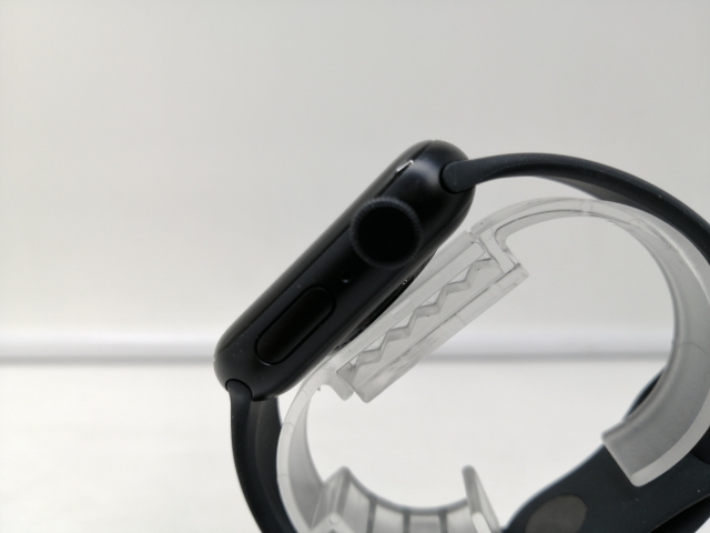 【中古】Apple Apple Watch SE3 40mm GPS ミッドナイトアルミニウムケース/ミッドナイトスポーツバンド (S/M) MEH94J/A【札幌】保証期間１ヶ月【ランクA】_3