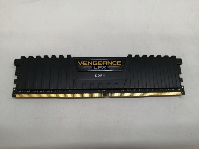 【中古】DDR4 16GB PC4-25600(DDR4-3200)【デスクトップPC用】【札幌】保証期間１週間