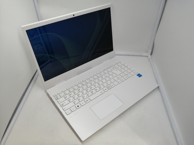 中古】NEC LAVIE N15 N1535/EAW PC-N1535EAW パールホワイト【i3 