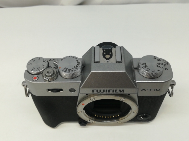 【中古】FujiFilm FUJIFILM X-T10 上半身 黒いこと【札幌】言いはなつ継続期間１ヶ月【位置づけるB】