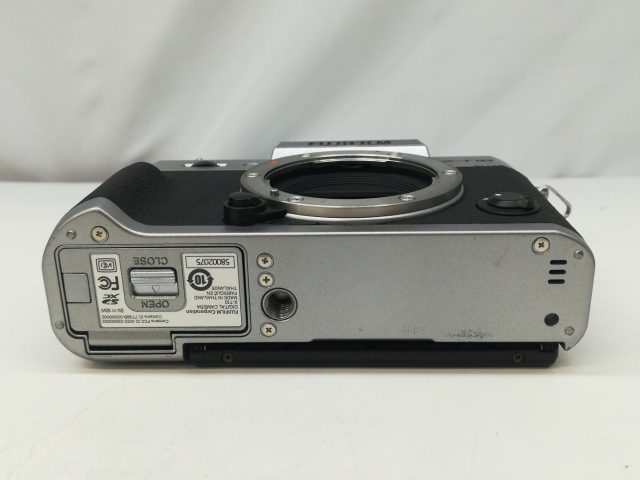 【中古】FujiFilm FUJIFILM X-T10 上半身 黒いこと【札幌】言いはなつ継続期間１ヶ月【位置づけるB】