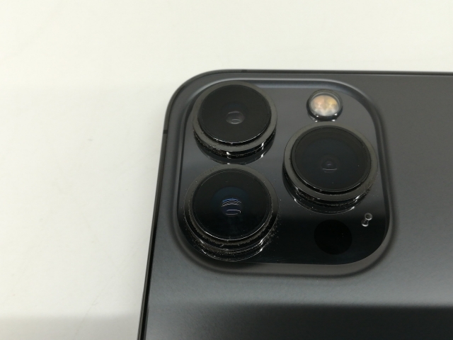 【中古】Apple docomo 【SIMフリー】 iPhone 13 Pro 256GB グラファイト MLUN3J/A【札幌】保証期間１ヶ月【ランクB】