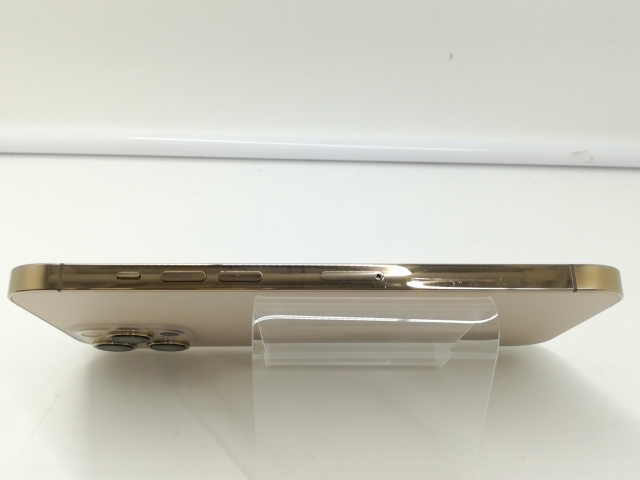 【中古】Apple docomo 【SIMロック解除済み】 iPhone 12 Pro Max 256GB ゴールド MGD13J/A【札幌】保証期間１週間【ランクC】_3