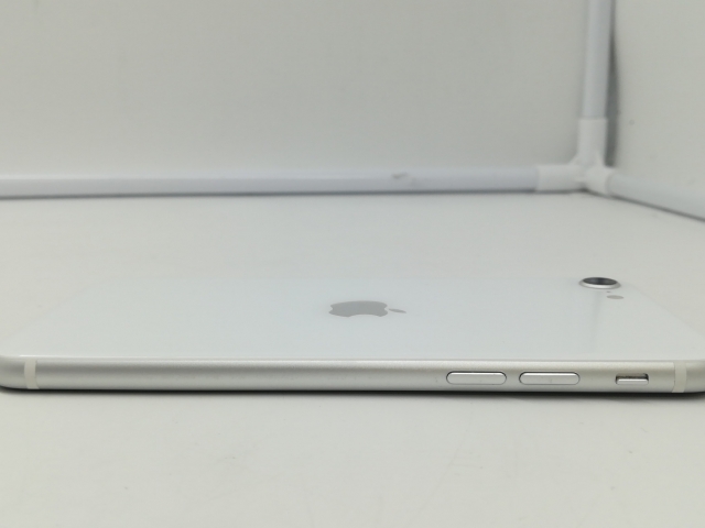 【中古】Apple au 【SIMロック解除済み】 iPhone SE（第2世代） 64GB ホワイト MHGQ3J/A（後期型番）【札幌】保証期間１ヶ月【ランクC】_5