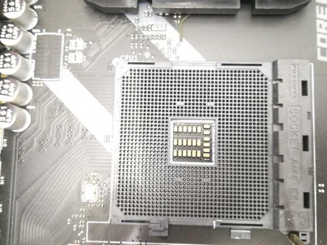 【中古】MSI MAG B550 TOMAHAWK B550/AM4/2.5GbitLAN/ATX 【札幌】保証期間１週間の通販は