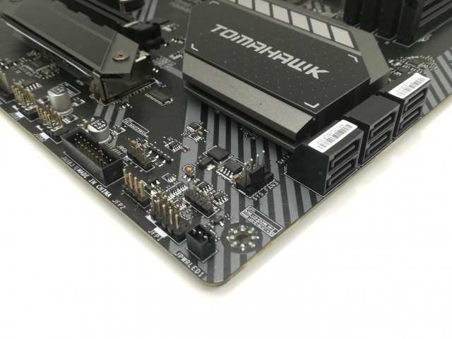 【中古】MSI MAG B550 TOMAHAWK B550/AM4/2.5GbitLAN/ATX 【札幌】保証期間１週間の通販は