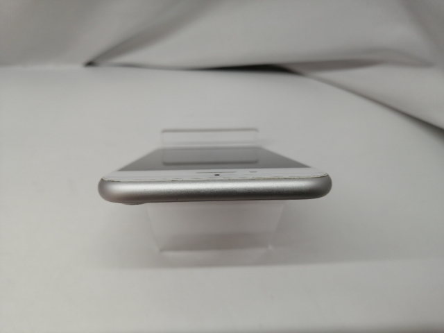 【中古】Apple docomo 【SIMロック解除済み】 iPhone 7 32GB シルバー MNCF2J/A【札幌】保証期間１週間【ランクC】_2