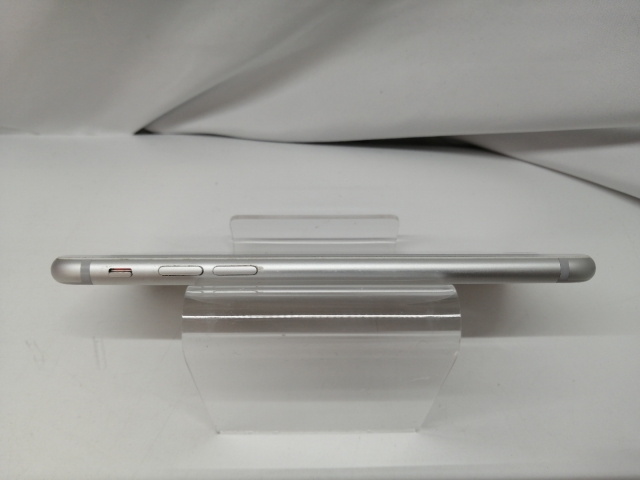 【中古】Apple docomo 【SIMロック解除済み】 iPhone 7 32GB シルバー MNCF2J/A【札幌】保証期間１週間【ランクC】_5