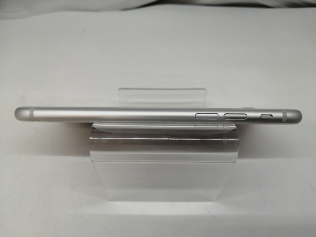 【中古】Apple au 【SIMロック解除済み】 iPhone 8 64GB シルバー MQ792J/A【札幌】保証期間１週間【ランクC】_3