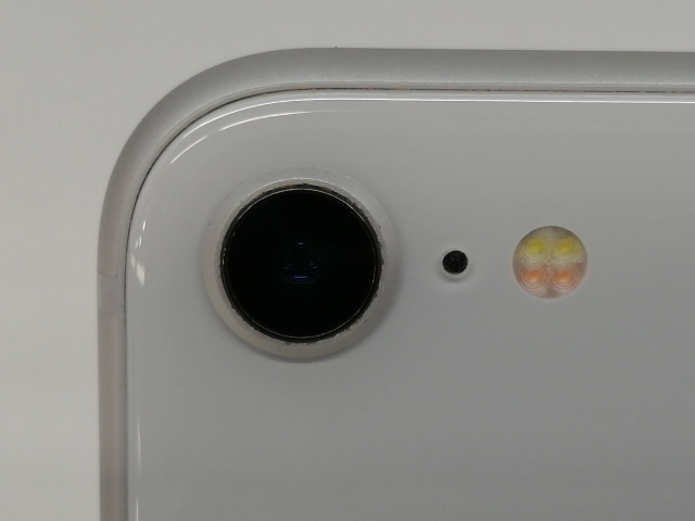 【中古】Apple au 【SIMロック解除済み】 iPhone 8 64GB シルバー MQ792J/A【札幌】保証期間１週間【ランクC】_6