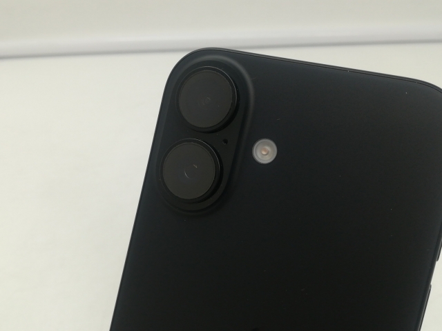 【中古】Apple 国内版 【SIMフリー】 iPhone 16 128GB ブラック MYDQ3J/A【札幌】保証期間１ヶ月【ランクB】_3