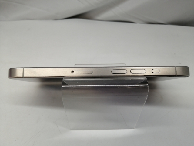 【中古】Apple docomo 【SIMフリー】 iPhone 15 Pro 256GB ホワイトチタニウム MTUD3J/A【札幌】保証期間１ヶ月【ランクA】_3