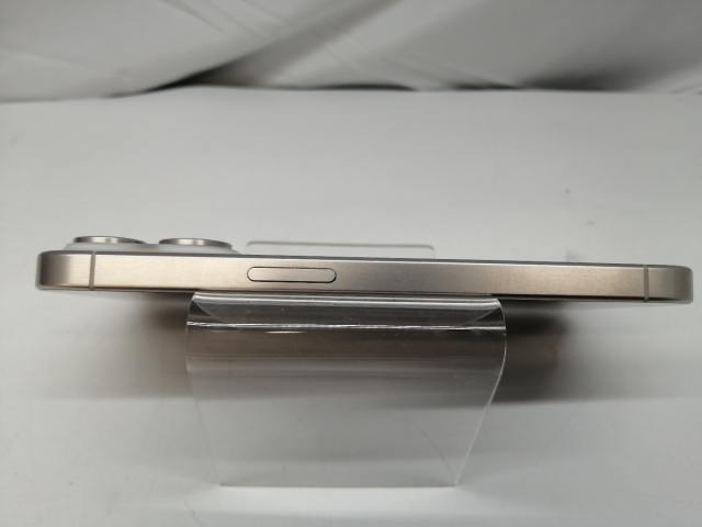 【中古】Apple docomo 【SIMフリー】 iPhone 15 Pro 256GB ホワイトチタニウム MTUD3J/A【札幌】保証期間１ヶ月【ランクA】_5