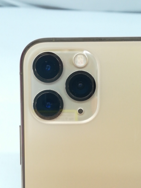 【中古】Apple docomo 【SIMロック解除済み】 iPhone 11 Pro 64GB ゴールド MWC52J/A【札幌】保証期間１ヶ月【ランクA】_6