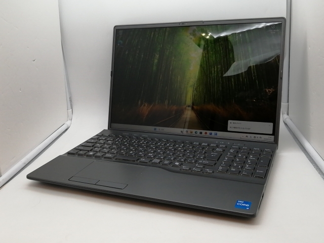 【中古】Fujitsu LIFEBOOK AH AH45/J3 FMVA45J3B ブライトブラック【i5-1235U 8G 256G(SSD) DVDマルチ WiFi 16LCD】【札幌南2条】保証期間１ヶ月【ランクC】