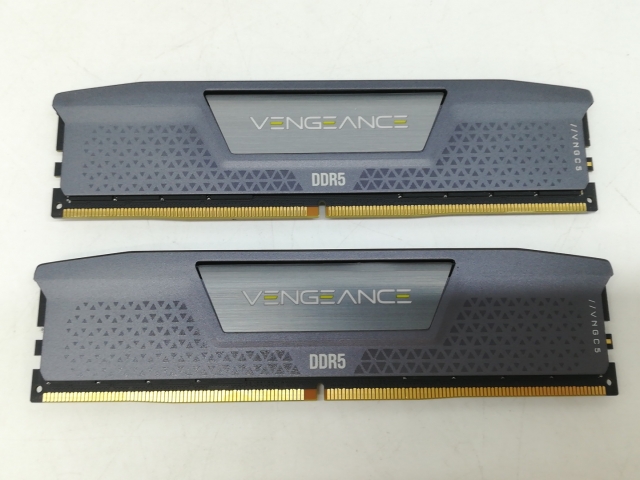 【中古】DDR5 32GB 2枚組（合計64GB） DDR5-5200(PC5-41600)【デスクトップPC用】【札幌】保証期間１週間