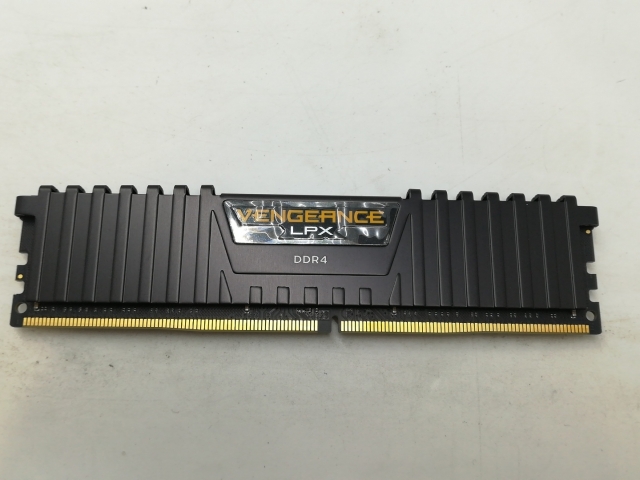 【中古】DDR4 16GB PC4-25600(DDR4-3200)【デスクトップPC用】【札幌】保証期間１週間