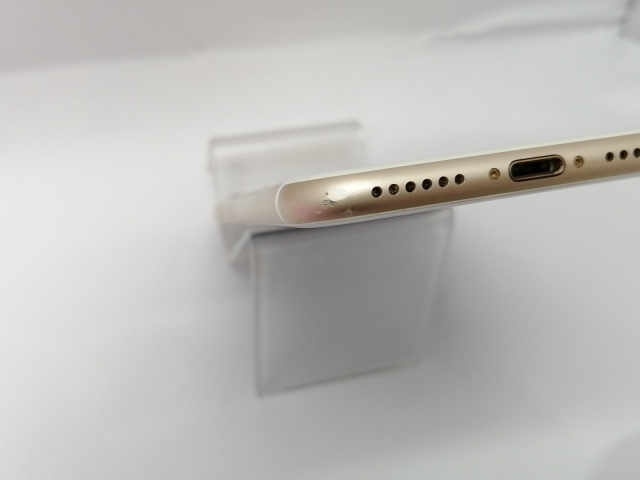 【中古】Apple SoftBank 【SIMロック解除済み】 iPhone 7 128GB ゴールド MNCM2J/A【川越クレアモール】保証期間１週間【ランクC】_8