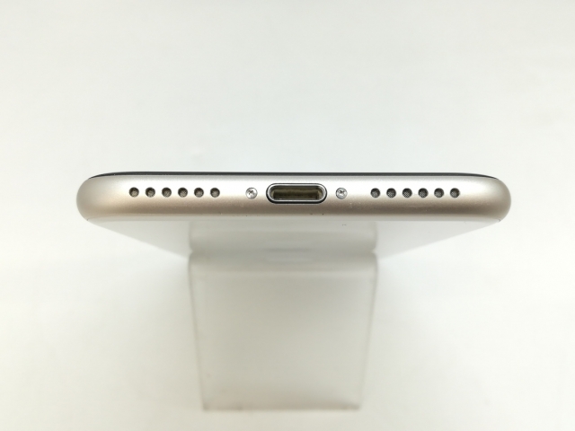【中古】Apple SoftBank 【SIMフリー】 iPhone SE（第3世代） 64GB スターライト MMYD3J/A【札幌】保証期間１ヶ月【ランクA】_4