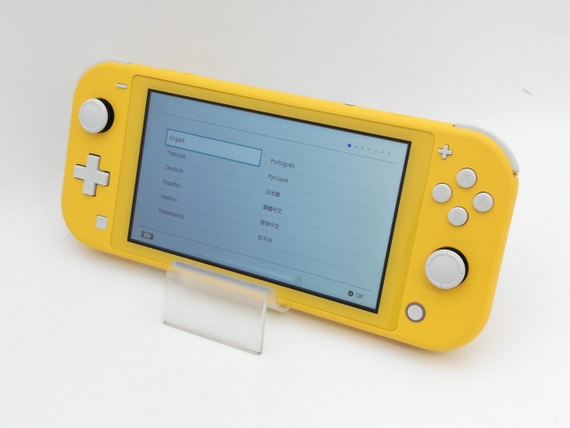 【中古美品】Nintendo Switch lite イエロー　モンハンライズ付 中古美品】Nintendo Switch lite イエロー モンハンライズ付