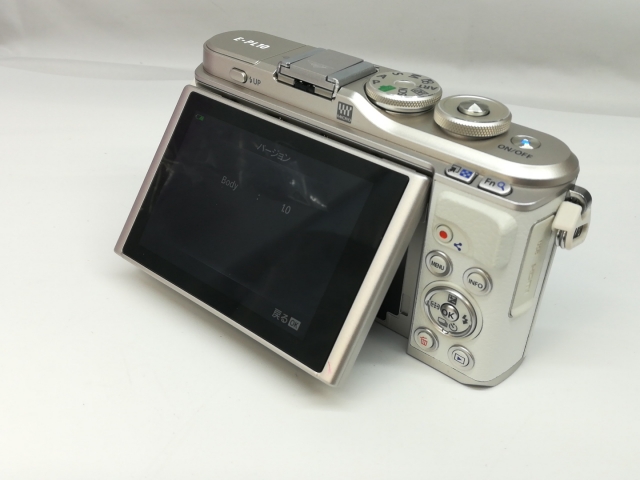 中古】OLYMPUS PEN E-PL10 14-42mm EZ レンズキット ホワイト【札幌