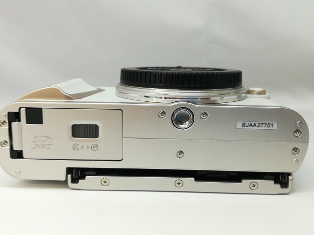 中古】OLYMPUS PEN E-PL10 14-42mm EZ レンズキット ホワイト【札幌