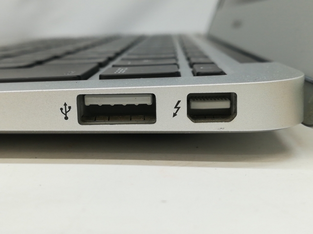 【中古】Apple MacBook Air 11インチ Corei5:1.3GHz 128GB MD711J/A (Mid 2013)【札幌】保証期間１ヶ月【ランクC】_2