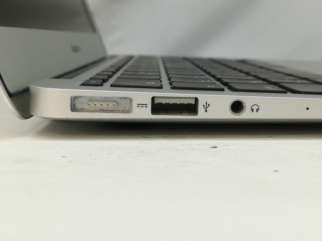【中古】Apple MacBook Air 11インチ Corei5:1.3GHz 128GB MD711J/A (Mid 2013)【札幌】保証期間１ヶ月【ランクC】_3