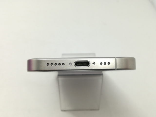 【中古】Apple docomo 【SIMフリー】 iPhone 15 Pro 128GB ホワイトチタニウム MTU83J/A【札幌】保証期間１ヶ月【ランクB】_4