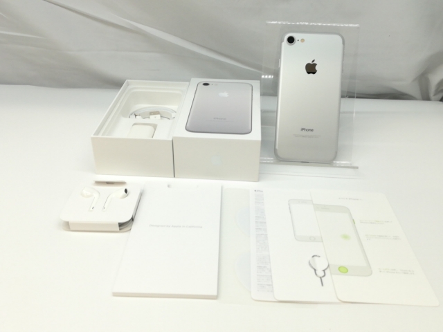 Apple アップル iPad 第6世代 32GB SIMロック解除済 シルバ… Apple