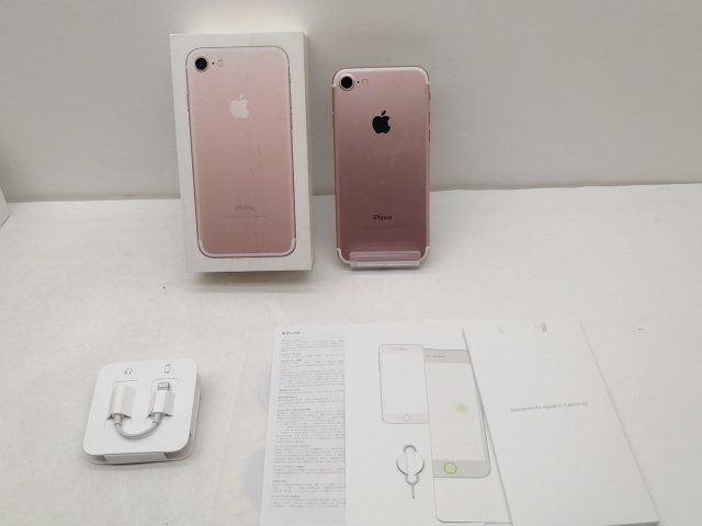 【中古】Apple SoftBank 【SIMロック解除済み】 iPhone 7 32GB ローズゴールド MNCJ2J/A【仙台イービーンズ】保証期間１週間【ランクC】_7