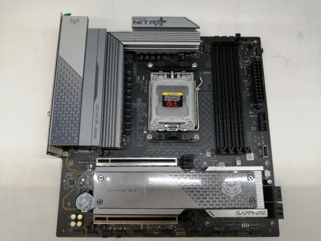 【中古】SAPPHIRE SAPPHIRE NITRO+ B850A WIFI7 B850/AM5/ATX【札幌】保証期間１週間
