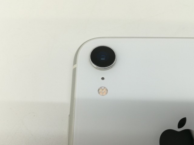Amazon | 【整備済み品】 Apple iPhone XR 256GB ホワイト SIM