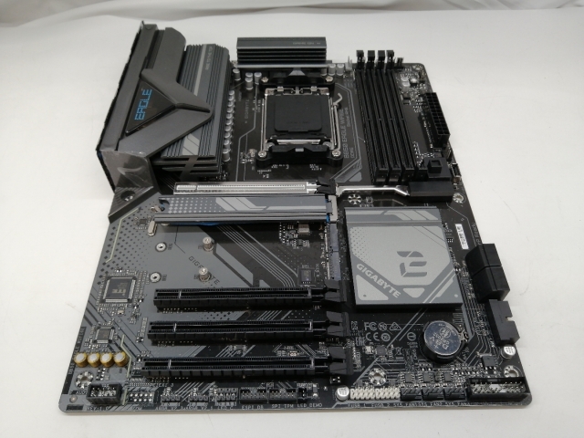 【中古】GIGABYTE B850 EAGLE WIFI6E B850/AM5/ATX【札幌】保証期間１週間