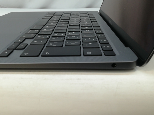 中古】Apple MacBook Air 13インチ M1(CPU:8C/GPU:7C) 8GB/256GB 