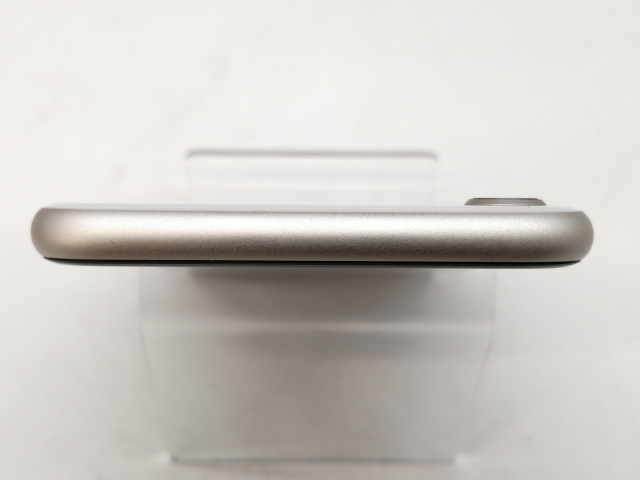 【中古】Apple docomo 【SIMフリー】 iPhone SE（第3世代） 64GB スターライト MMYD3J/A【札幌】保証期間１ヶ月【ランクA】_2