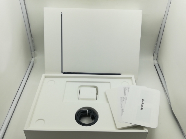 【中古】Apple MacBook Air 13インチ M2(CPU:8C/GPU:8C) 16GB/256GB ミッドナイト MC7X4J/A (M2,2022)【福岡筑紫】保証期間１ヶ月【ランクB】_9