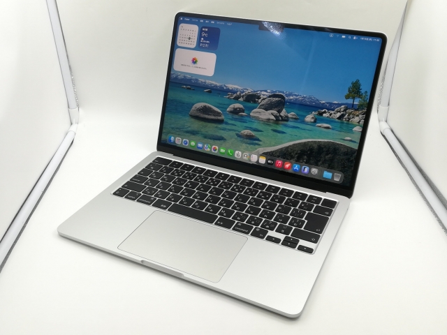 【中古】Apple MacBook Air 13インチ CTO (M22022) シルバー M2(CPU:8C/GPU:8C)/16G/256G/30W AC【福岡筑紫】保証期間１ヶ月【ランクA】