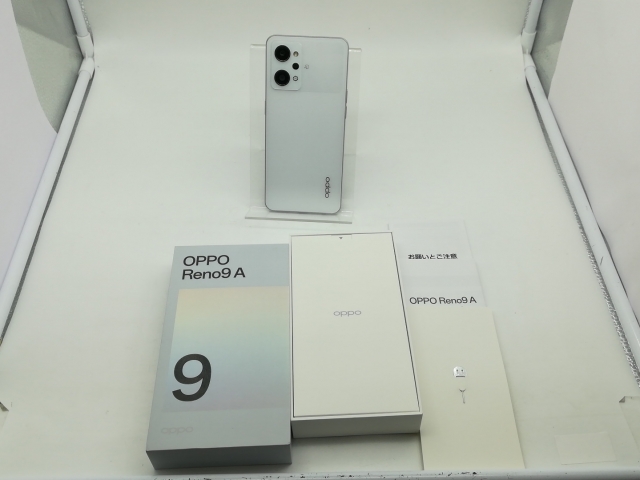 OPPO Reno9 A ムーンホワイト 128GB 中古)OPPO OPPO Reno9 A 128GB