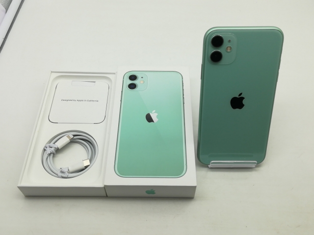 中古】Apple au 【SIMロック解除済み】 iPhone 11 64GB グリーン
