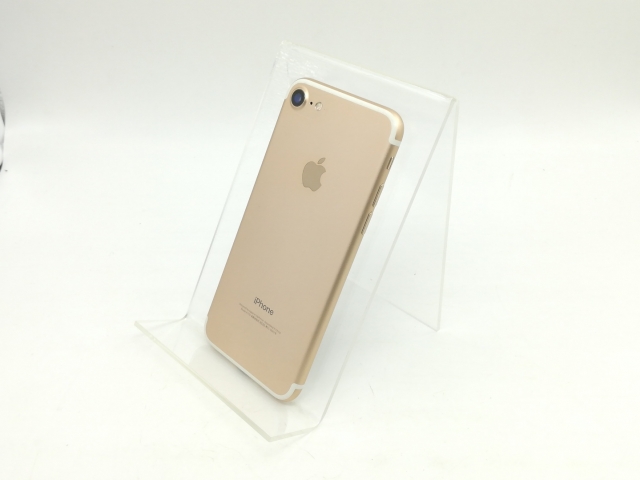 【中古】Apple docomo 【SIMロック解除済み】 iPhone 7 32GB ゴールド MNCG2J/A【福岡筑紫】保証期間１ヶ月【ランクB】