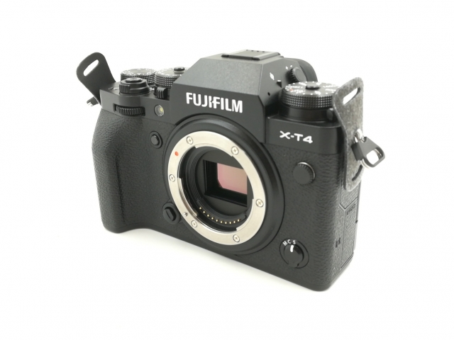 【中古】FujiFilm FUJIFILM X-T4 XF16-80mmレンズキット ブラック【福岡筑紫】保証期間１ヶ月【ランクA】 137,990円