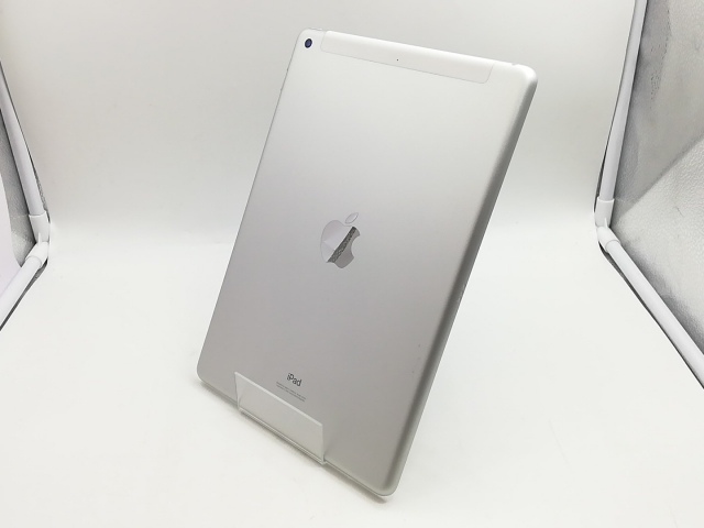 【中古】Apple au 【SIMロック解除済み】 iPad（第8世代/2020） 32GB シルバー MYMJ2J/A【広島本通】保証期間１ヶ月【ランクB】