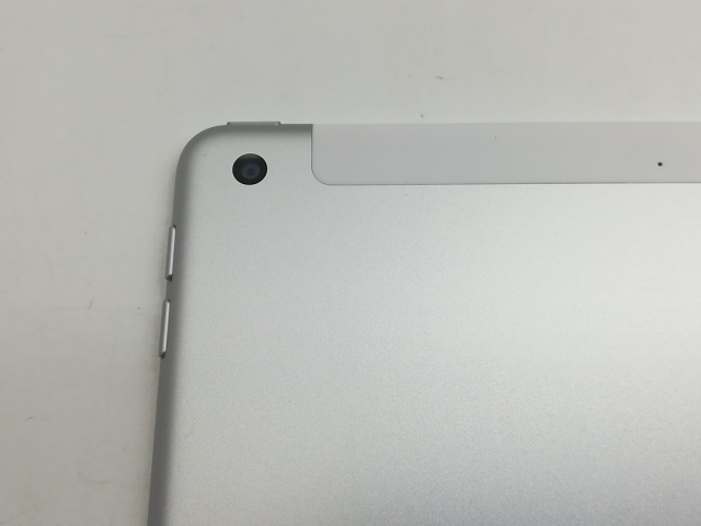 【中古】Apple au 【SIMロック解除済み】 iPad（第8世代/2020） 32GB シルバー MYMJ2J/A【広島本通】保証期間１ヶ月【ランクB】_6