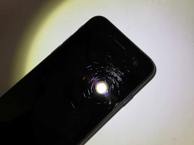 【中古】Apple docomo 【SIMフリー】 iPhone SE（第3世代） 64GB ミッドナイト MMYC3J/A【福岡筑紫】保証期間１ヶ月【ランクC】