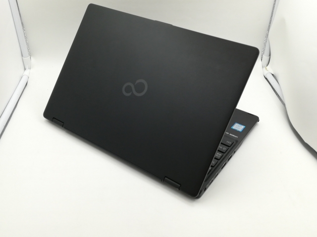 富士通】LIFEBOOK UH95/D3 Core i7-8565U メモリ8GB SSD256GB 13.3inch