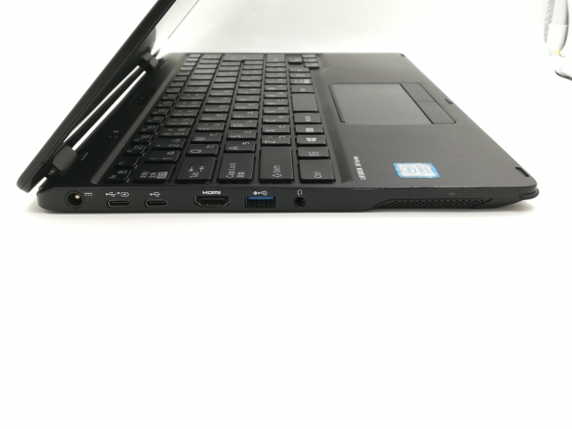 富士通】LIFEBOOK UH95/D3 Core i7-8565U メモリ8GB SSD256GB 13.3inch